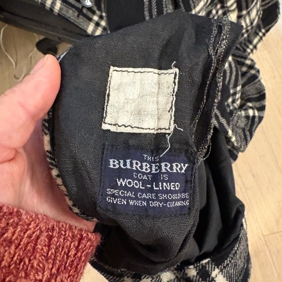 Burberry reversible cloak - Picture 5 of 6